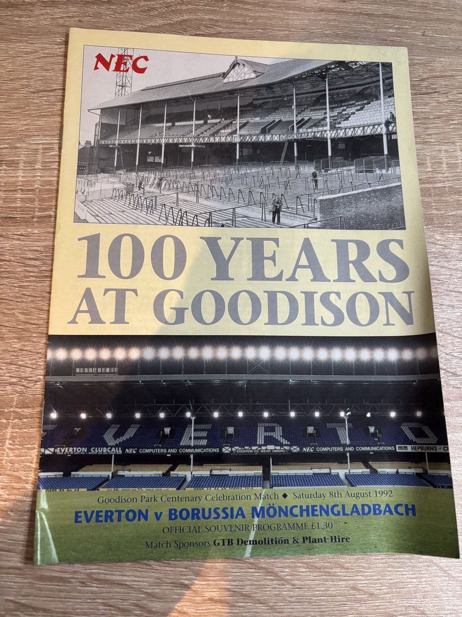 TrickorTweet0's tweet image. Some of the programmes added to @EvertonHeritage eBay tonight. Japan v Brazil at Goodison, EFC v Barcelona legends, Celtic for Big Nev’s testimonial and Monchengladbach for 100 years of Goodison Park ebay.us/m/vaWSPf