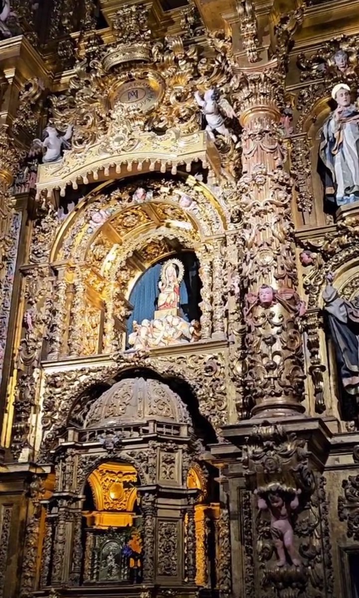serd1g's tweet image. Este santuario conserva aún su órgano, sus retablos y sus imágenes porque durante la Amortización un antepasado agrupó a varios amigos y se plantó armado con dalles, hachas y azadas.
