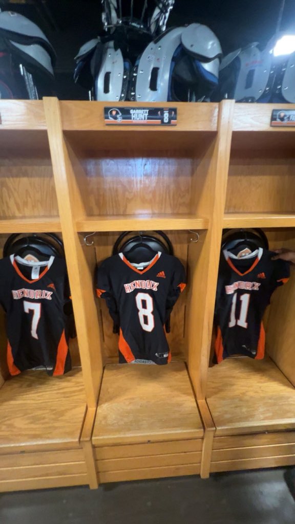 Garrett_Hunt8's tweet image. Thank you @RussHeidiSLC and @HendrixFootball for the official visit. I am blessed to announce I have received my 3rd offer from Hendrix Football !!! @CoachHood23
@CoachBrink2110 @xtrapoint14 @SwarmtheState