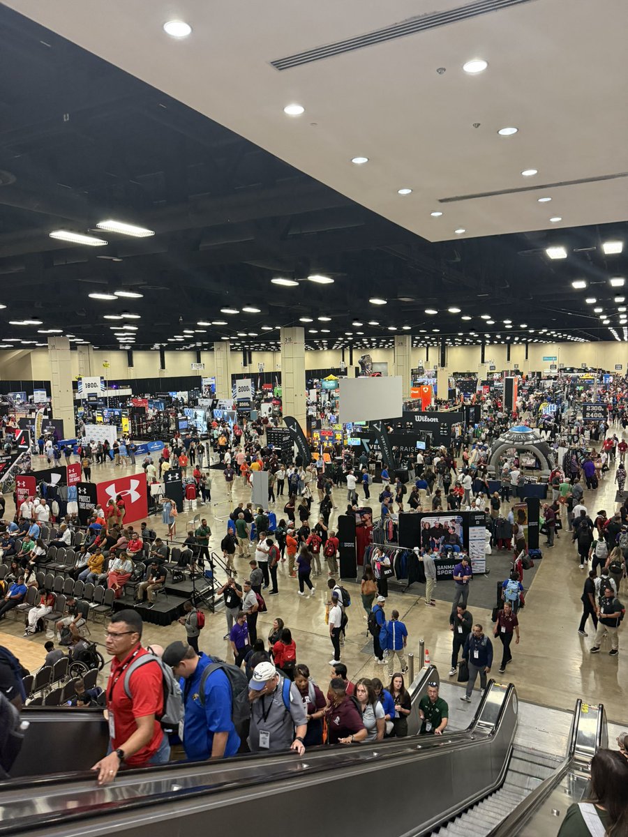 CoachBarnes1911's tweet image. THSCA Coaching School