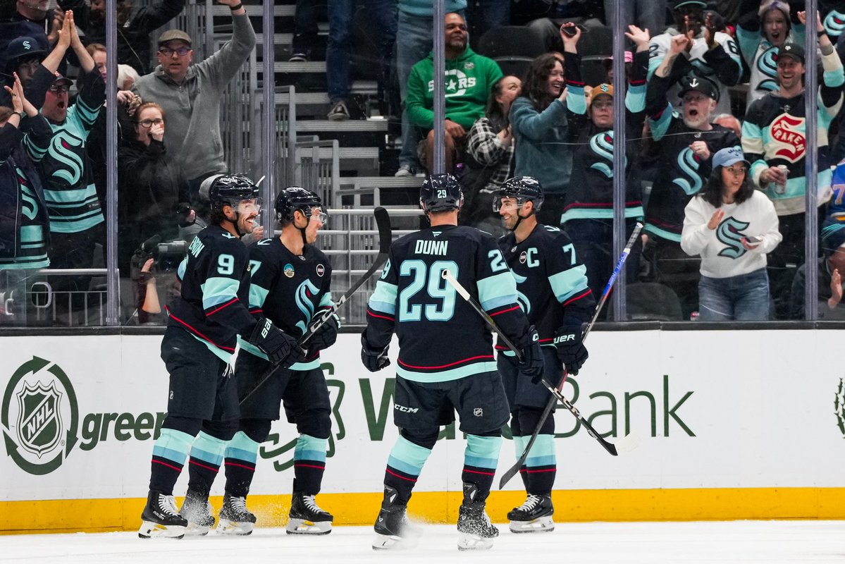 SeattleKraken's tweet image. these smiles.
these faces.
this place.
back in the deep 🔜🌊