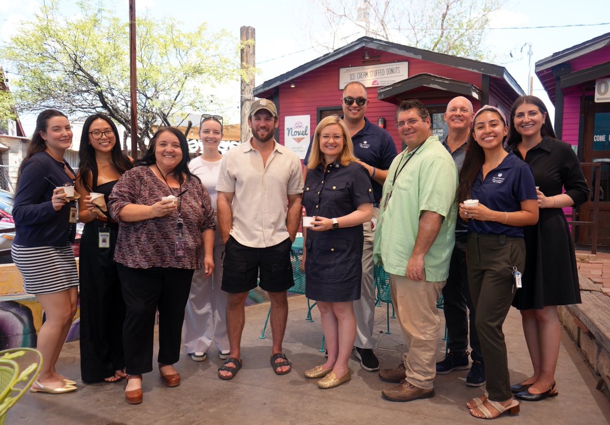 MayorGallego's tweet image. Celebrating #NationalIceCreamDay by grabbing a scoop at Novel, ranked the best ice cream shop in the nation by @Yelp! 🍦

I brought my office along and their Dough Melt was a fan favorite.