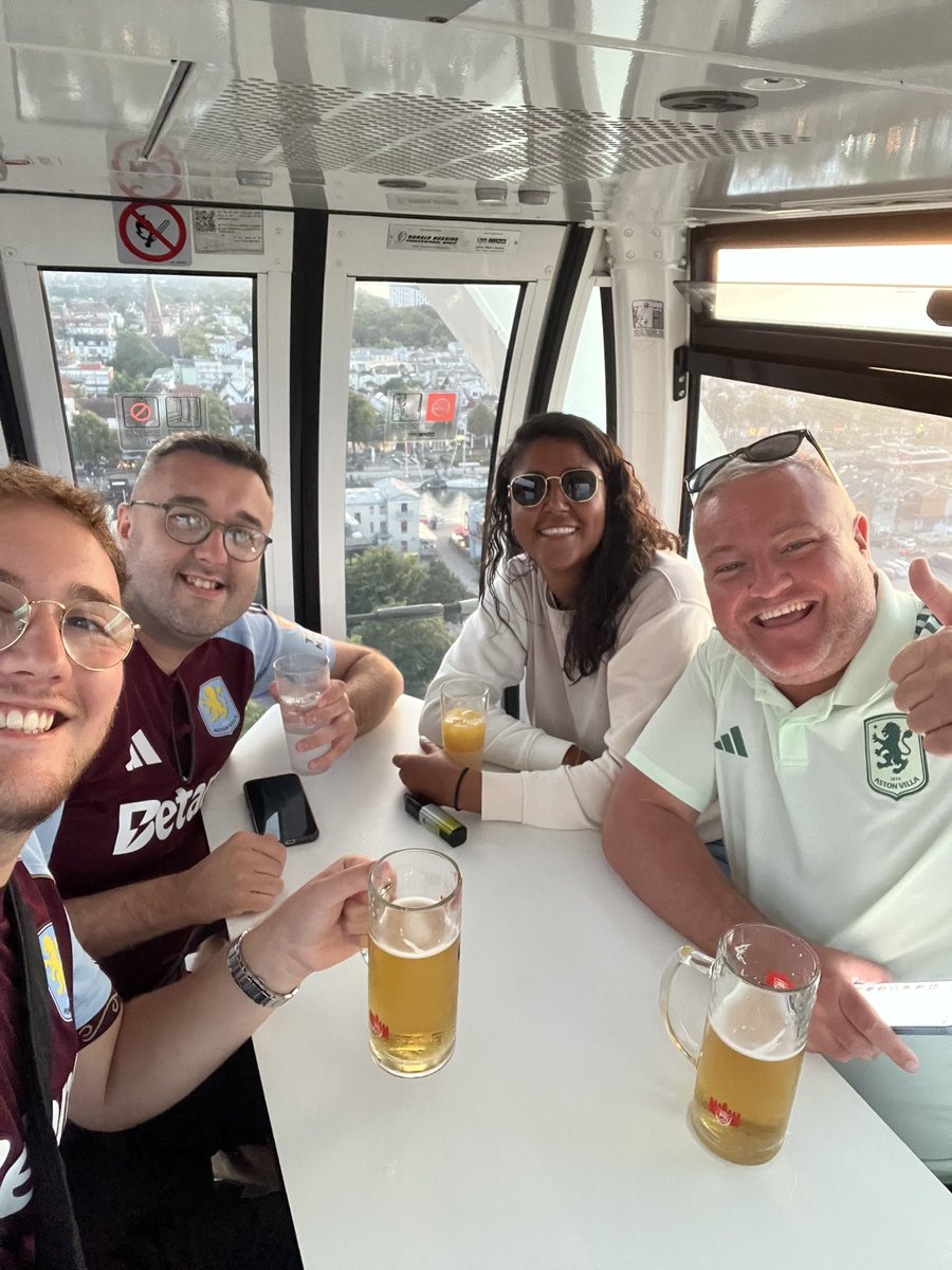 simonlines's tweet image. Weekend away in Europe with the Villa…can’t beat it. #UTV 🇩🇪🍻