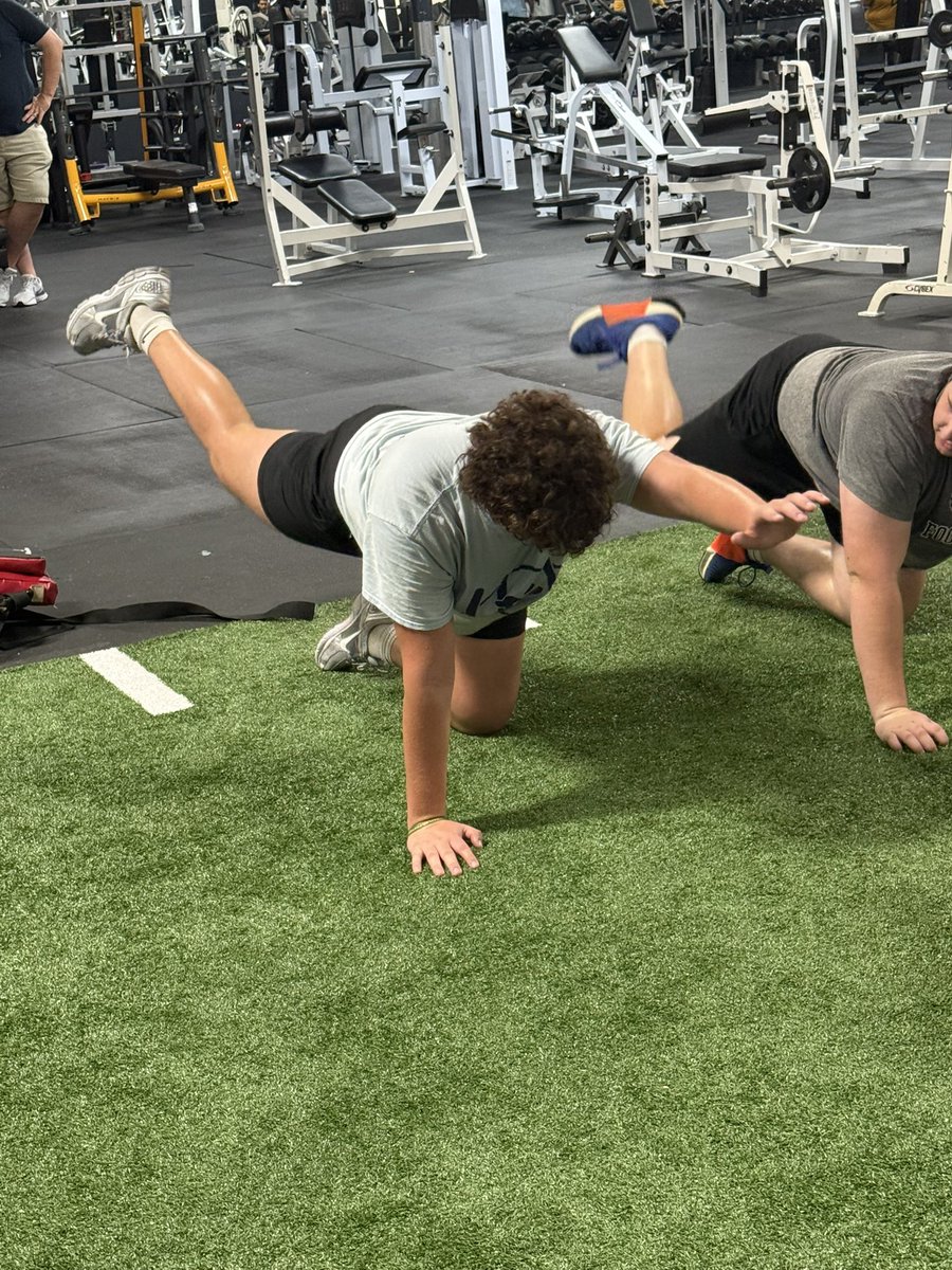 DanLeVine07's tweet image. Growth hits different on Sundays- getting work in with @Clintanderson_ and @CoachOrtizOL, and also realizing the hair is getting a little long…
@WHSFBRecruiting
@coach_isom60
@coachjwhoward
@Andrewlock3y
@CoachZackGoodFB