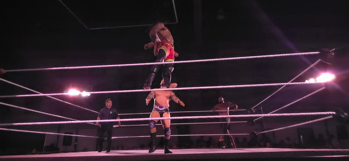 CarlosStoneking's tweet image. #nxttampa #wwenxt @WWEJeVonEvans The human highlight reel in action. When younlove what you do and your passionate your name is JeVon