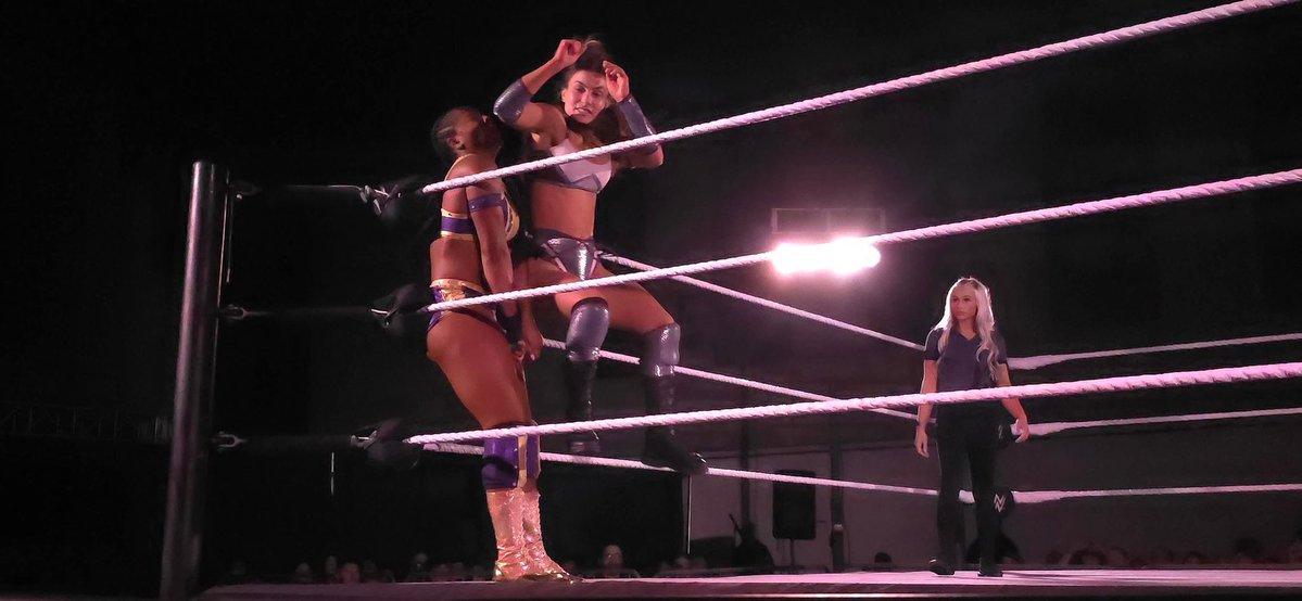 CarlosStoneking's tweet image. #nxttampa #WWENXT @kendalgreywwe the future is here Kendal is smooth as butter in the ring. The Sky is the limit