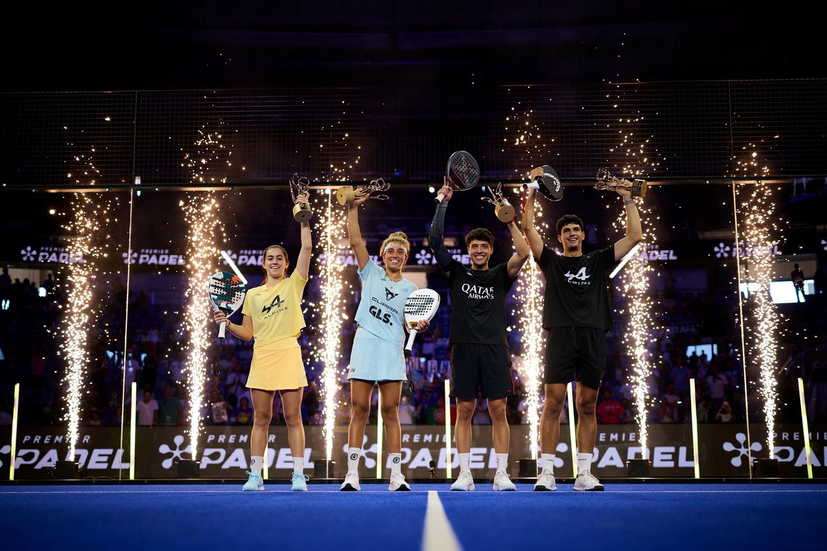 premierpadel's tweet image. The 2025 Malaga P1 Champions ππͺπΈ
ππ» @arturocoello__ & @agustapiacarp
ππ¦ΈββοΈ @beaglez_padel & @claudiafersan81
#PremierPadel #MalagaPremierPadelP1