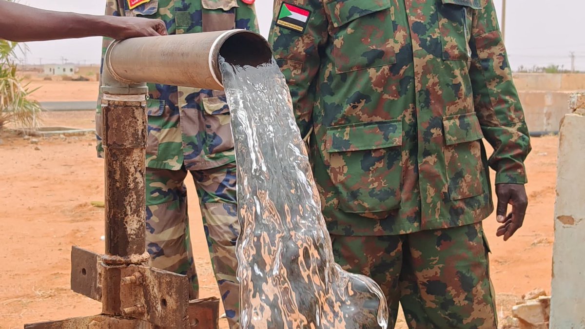 Jsamfdarfur's tweet image. ⭕️القوة المشتركة لحركات الكفاح المسلح⭕️

إحياء نبض الحياة في أم درمان: إعادة تأهيل معسكر النسور

تُواصل القوة المشتركة لحركات الكفاح المسلح مسيرتها الإنسانية والوطنية في قلب العاصمة القومية، حيث أشرف سعادة اللواء علي مختار علي، قائد القوة المشتركة بمحور الخرطوم، على إنجاز أعمال…