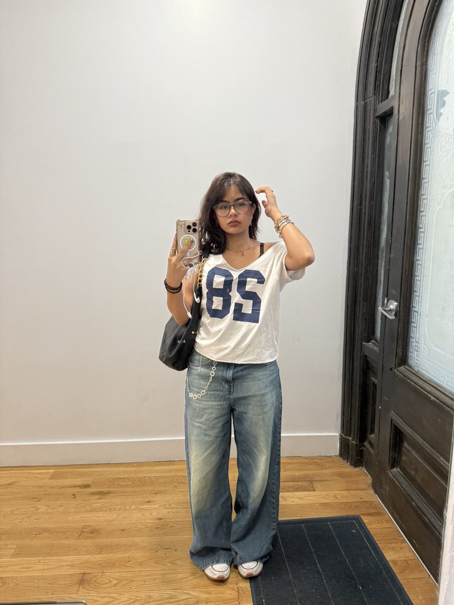 kissofkook's tweet image. a little ootd 😝