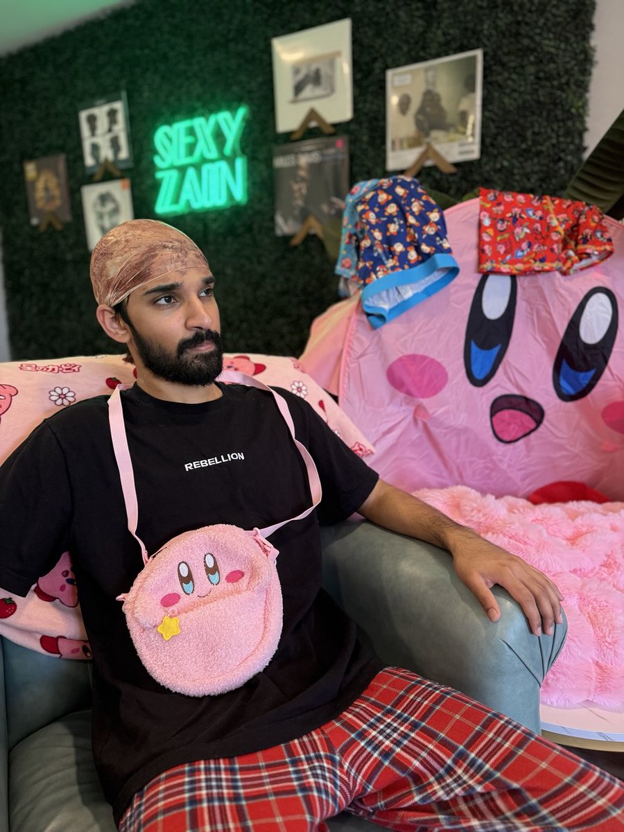 ZainNaghmi's tweet image. Dyeing my hair tonight at 9pm EST! The suckathon lives on