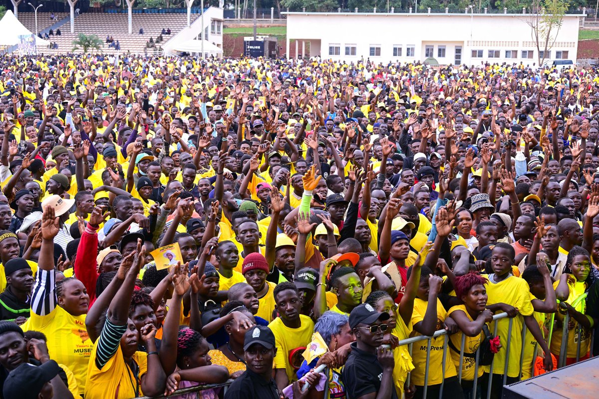 GovUganda's tweet image. ๐๐ซ๐๐ฌ๐ข๐๐๐ง๐ญ ๐๐ฎ๐ฌ๐๐ฏ๐๐ง๐ข ๐๐จ๐ง๐๐ฅ๐ฎ๐๐๐ฌ ๐๐๐ญ๐ข๐จ๐ง๐ฐ๐ข๐๐ ๐๐๐ ๐๐จ๐ฎ๐ซ๐ฌ, ๐๐ซ๐ ๐๐ฌ ๐๐ ๐๐ง๐๐๐ง๐ฌ ๐ญ๐จ ๐๐ฆ๐๐ซ๐๐๐ ๐๐๐๐ฅ๐ญ๐ก ๐๐ซ๐๐๐ญ๐ข๐จ๐ง
President Yoweri Kaguta Museveni has today officially concluded his nationwide Parish Development Modelโฆ