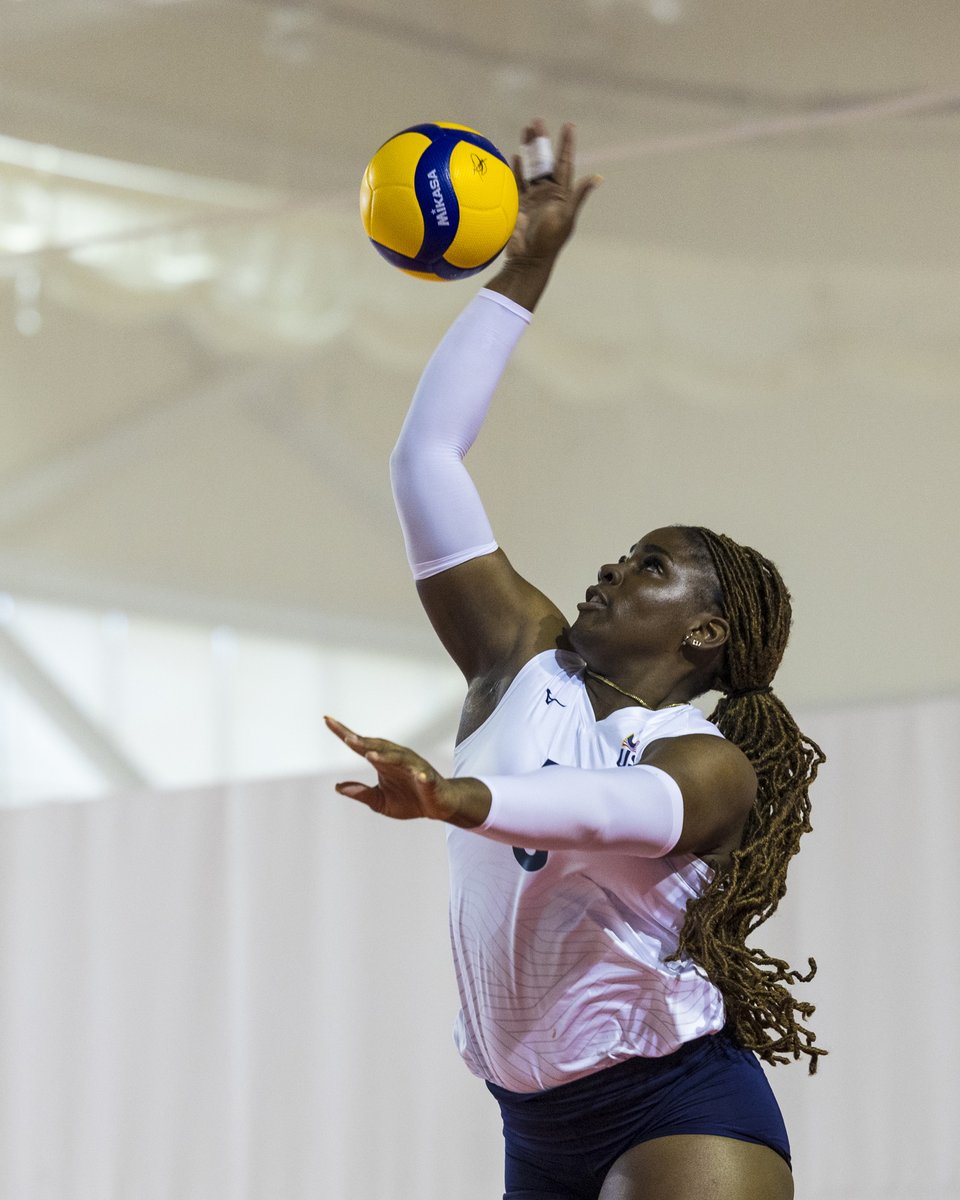 usavolleyball's tweet image. 🇺🇸 Roster drop!
Twelve athletes have been selected to represent the U.S. Women’s U21 National Team at the 2025 Pan American Cup in Costa Rica.
The team opens play July 22 against Canada.
Check it out: go.usav.org/72025womenu21