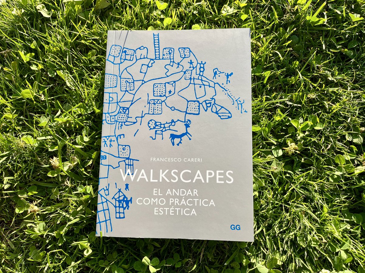 Maravilloso ensayo de Francesco Careri (en gran edición de <a href="/editorialgg/">Editorial GG</a>), que explica de forma clara movimientos como la visita dadaísta, la deambulación surrealista, la deriva letrista o el land walk, y que remite a decenas de referencias para seguir profundizando: una joya.