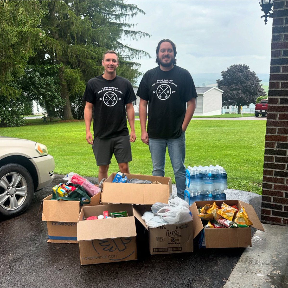 The fourth annual Food Pantry Classic was another huge success! We collected over 100 nonperishable items and raised $8,667 dollars for the local Berlin Food Bank. None of this would be possible without the help from our volunteers, players, and sponsors!