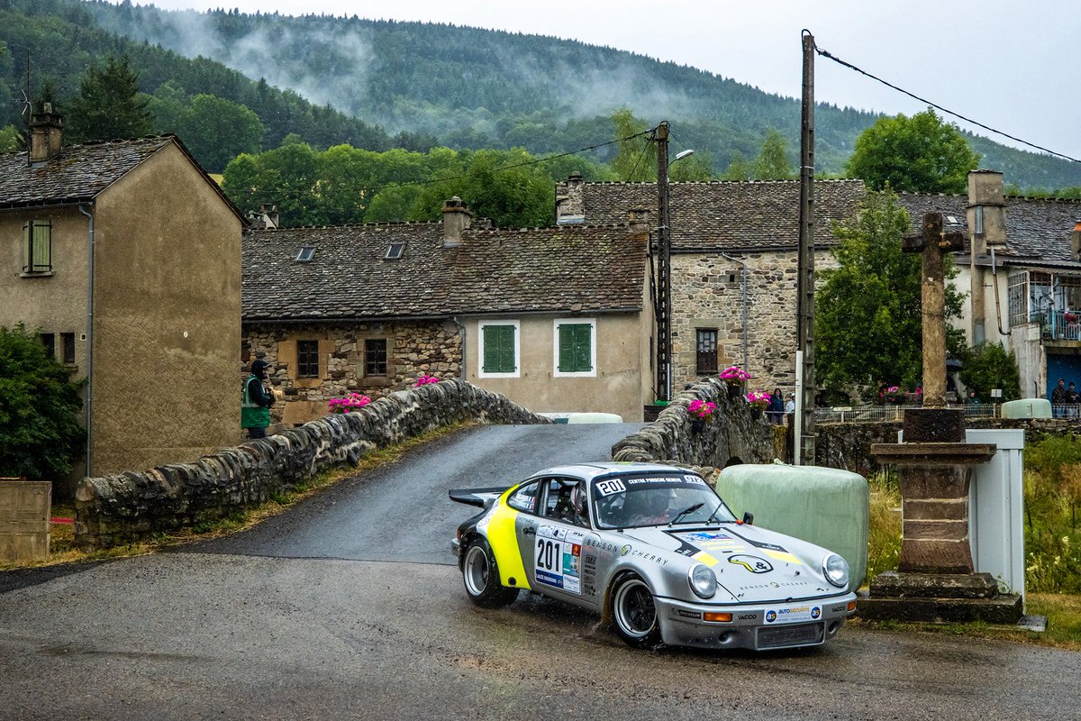Win at the Rallye de Bagnols les Bains VH with my friend Brice, co-founder of #RDlimited. A great time all together. Thanks to Asa Lozere organization for the great job.
📷 Thomas Bestion