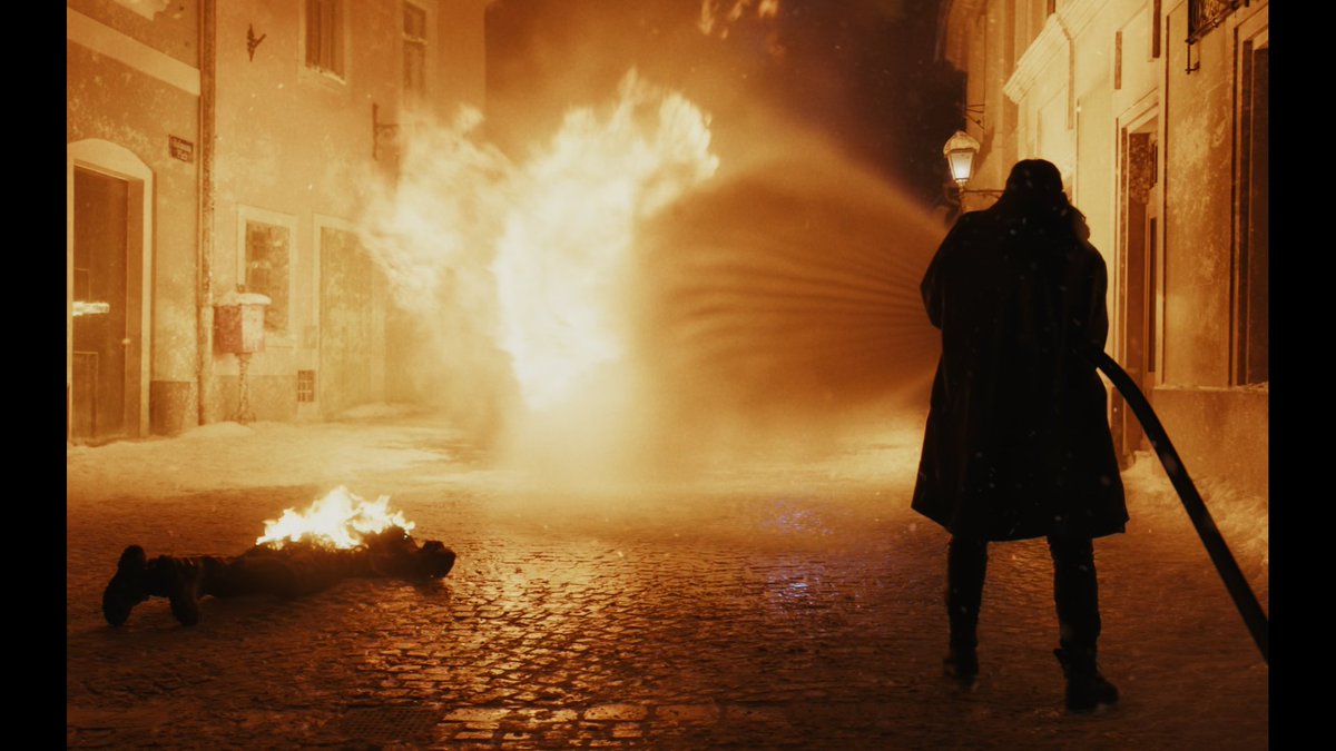 Gsewak1116's tweet image. 3️⃣ Camera Angles That Dance:

Dynamic angles steal the show — especially during action sequences. Low tilts, bird’s-eye views, and long takes create a visceral experience that pulls you into the chaos and beauty.

#CameraWork #Ballerina2025