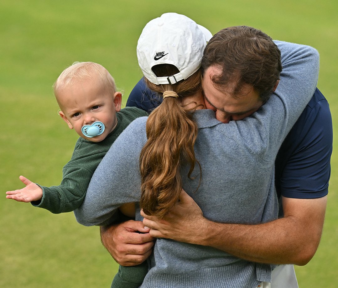 AdamKleinROI's tweet image. Managing broker & team leader after closing a huge deal that the junior agent generated ⛳️