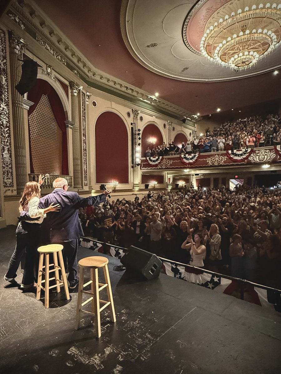TeamAOC's tweet image. Thank you to the more than 1,700 people who joined our town hall today in Plattsburgh.
A better world is possible.