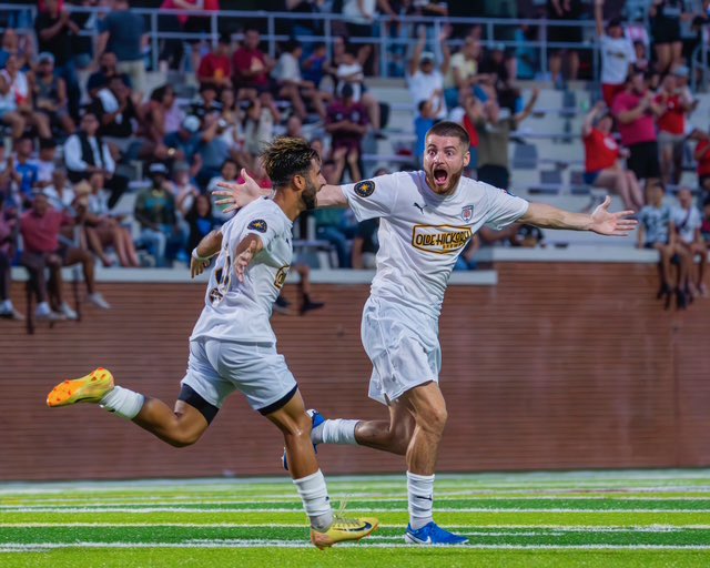NPSLSoccer's tweet image. .@HickoryFC wins #NPSL South Region final before nearly 5,000 fans
Recap: npsl.com/25041/
Photo Credit: Bryson Smith/Hickory FC and Jackson Shoe/Hickory FC