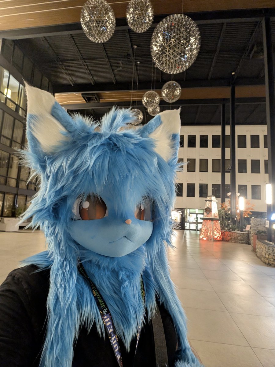Foxsukeh's tweet image. Love the fancy backrooms

 #fureh2025