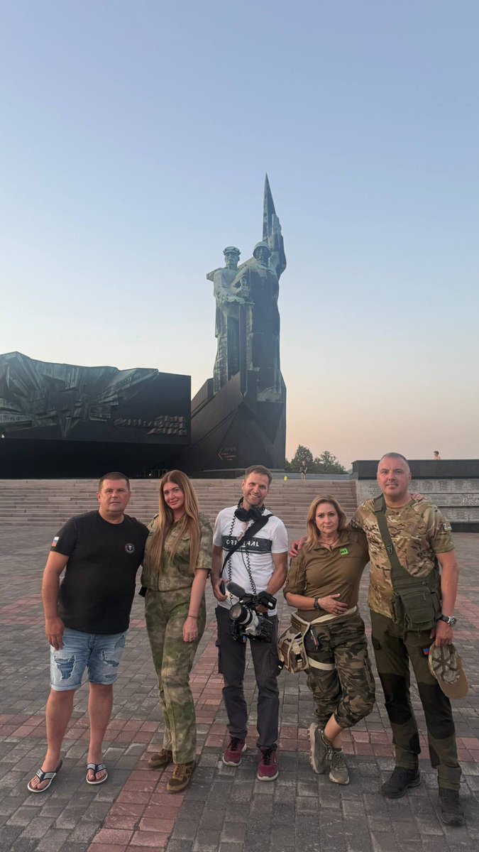 Ana_Ilyasova's tweet image. Hello To EVERYONE !!
Guess where we are !!!!
Наше дело правое, враг будет разбит, победа будет за нами!
🇷🇺 🇷🇺 🇷🇺🇷🇺 🇷🇺 🇷🇺
