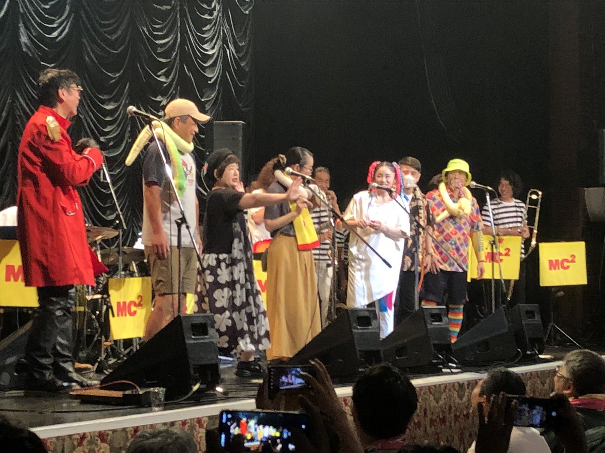 stewardtokyo's tweet image. 「モダンチョキチョキズの東京さまーふえすてばる」於・東京キネマ倶楽部(台東区根岸)。私は1Fスタンディングで観覧したが、ソールド・アウトの観客席は凄い熱気で、観客席であれだから強い照明があたるステージ上のミュージシャンたちは大変だったのではないか。