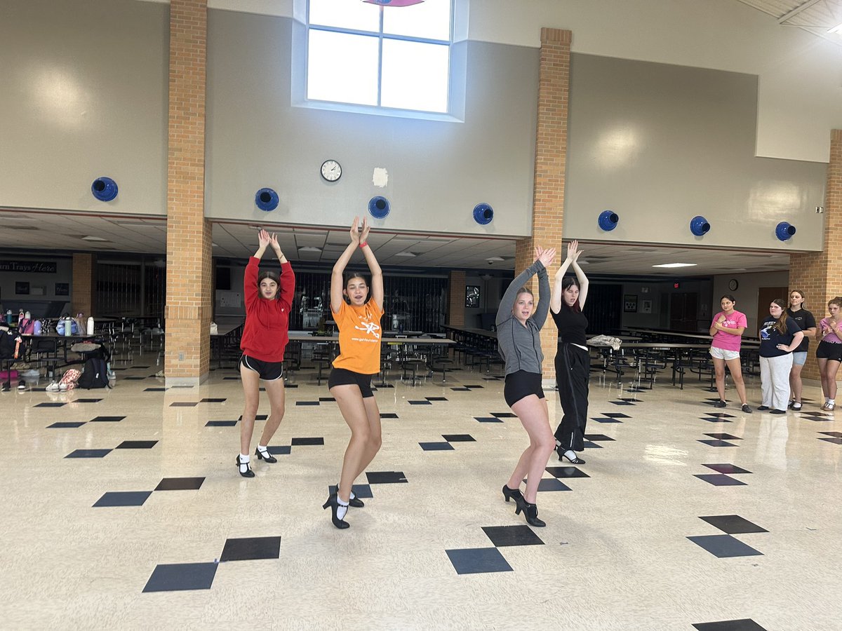 HHS Theater Department tweet media