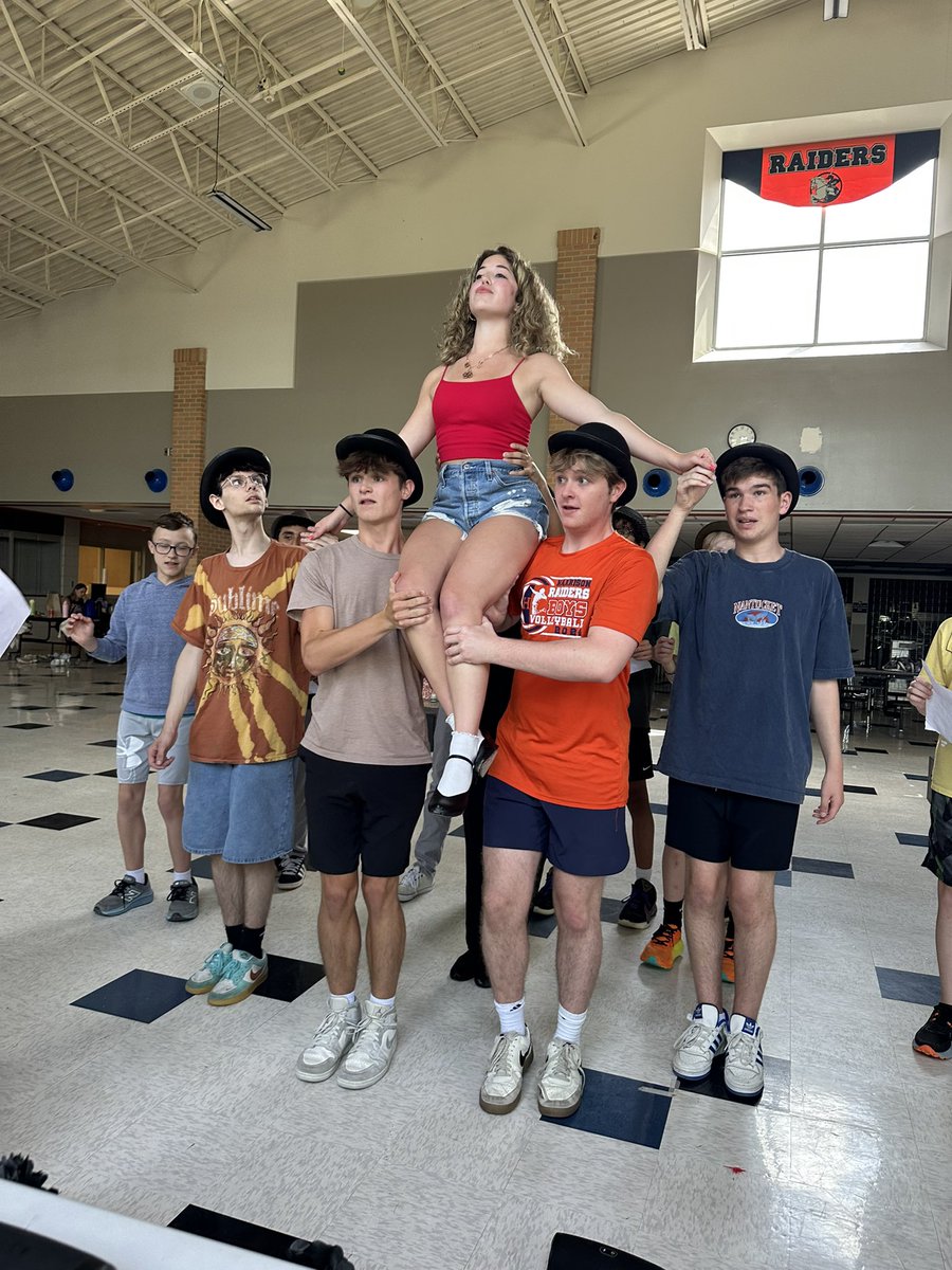 HHS Theater Department tweet media