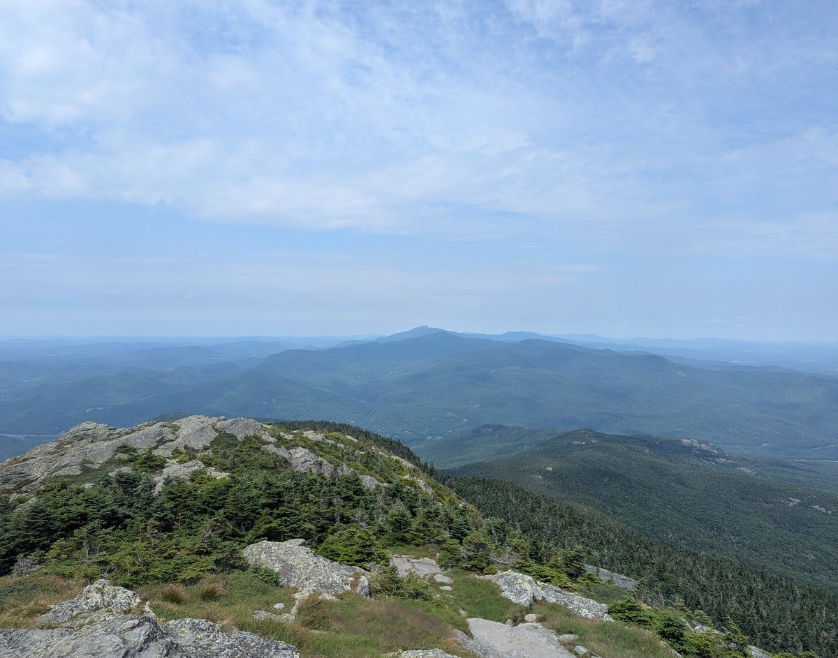 KingAkkord's tweet image. Being in Vermont ski country for the weekend is cool cause it's both exceptionally beautiful and has me pretty stoked for this next ski season