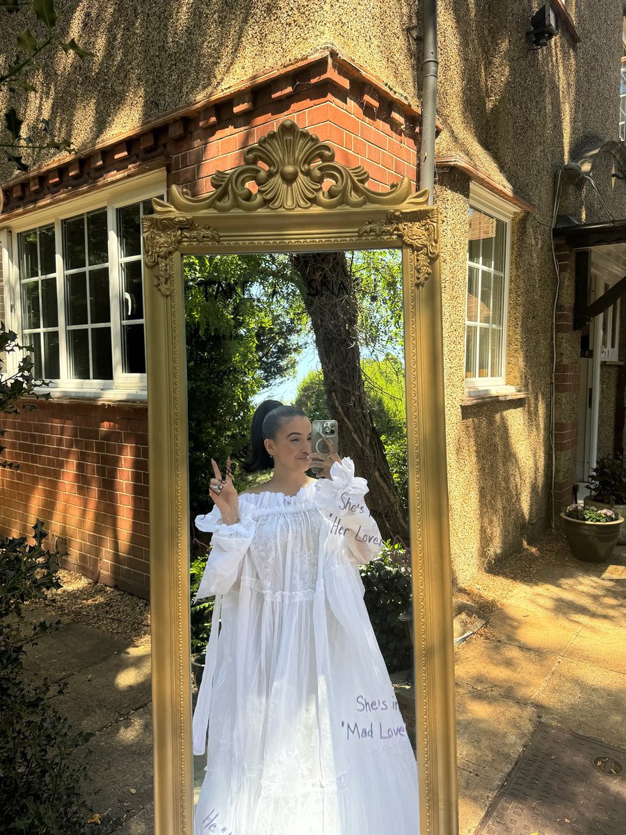Mabel's tweet image. It takes a village and ours is STRONG 🥹💗❤️💐💍 #bridalshower