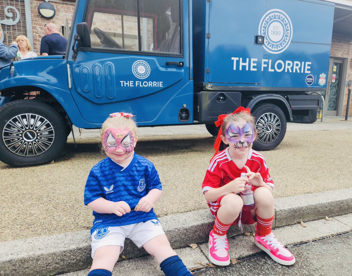 WalkFlorrie's tweet image. Special thank you to everyone who attended & took part in The Magical History Tour from @TheFlorrie yesterday
Thank you for making it a fantastic event community event, smiles on face was it was all about. Special mention to @TomCalderb92636 for his unique take on everything…
