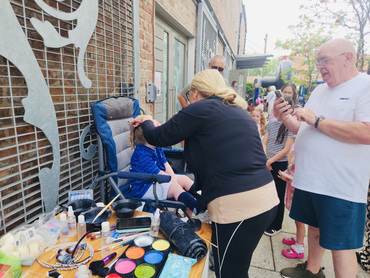WalkFlorrie's tweet image. Special thank you to everyone who attended & took part in The Magical History Tour from @TheFlorrie yesterday
Thank you for making it a fantastic event community event, smiles on face was it was all about. Special mention to @TomCalderb92636 for his unique take on everything…
