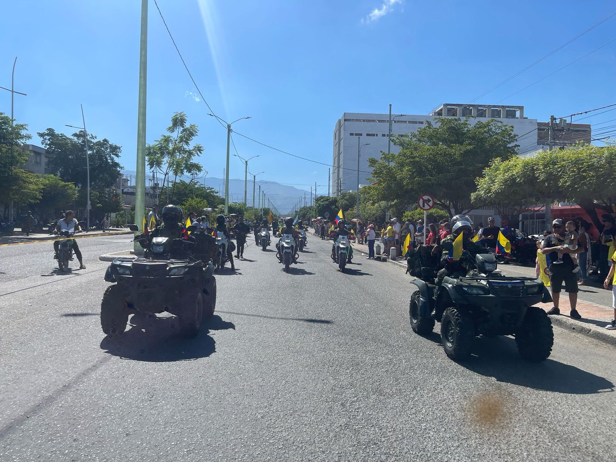 Ejercito_Div2's tweet image. 🇨🇴 En Aguachica, #Cesar, nuestros soldados del Batallón de Infantería N.° 14 Capitán Antonio Ricaurte marcharon con honor en el Desfile Militar y Policial del #20DeJulio, exaltando los 215 años del Grito de Independencia.
¡Seguimos #EnModoPatrio, firmes con la patria!…