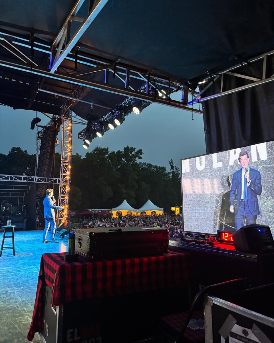 mulaney_now's tweet image. Last night in Winnipeg #johnmulaney @greatoutdoorsCF