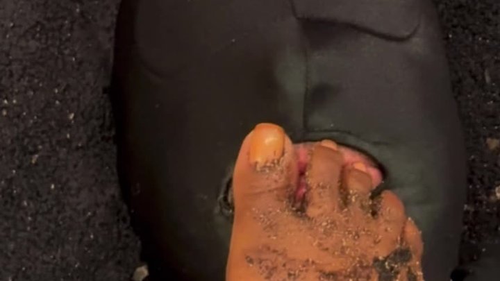 I sold another #clip! Gag On My Dirty Foot clips4sale.com/studio/303479/…