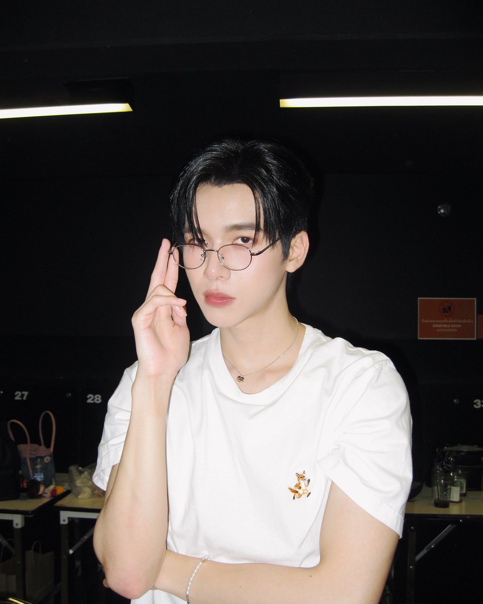 초코 tweet media