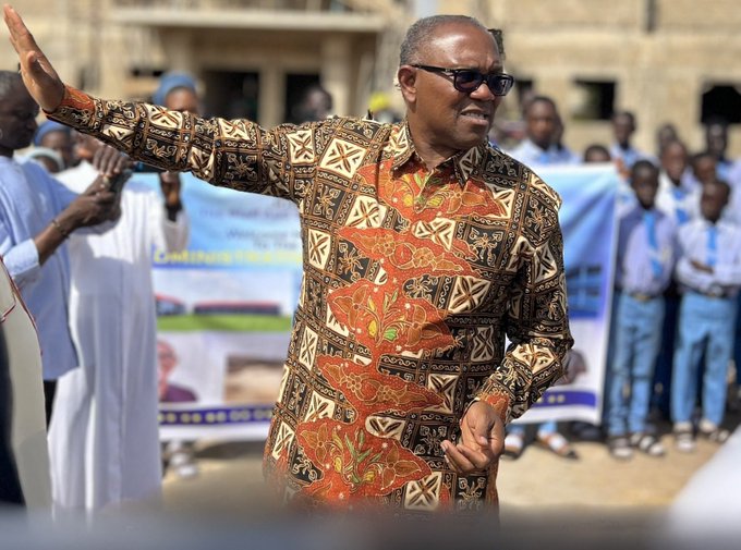 masuzafi's tweet image. Who is going to break the cycle
Who is going shake up the system
Who is going to destroy thier ego
Who is going to close Tinubu&apos;s files ...