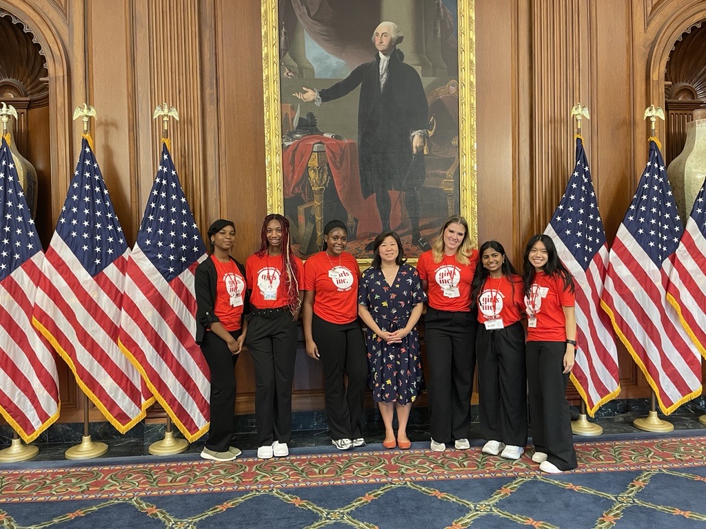 RepGraceMeng's tweet image. It was great to meet with members of the @girls_inc Teen Advisory Council to talk about my Menstrual Equity for All Act! Period products are essential—no student should be held back simply because they can’t afford them.
I'm proud to see these dedicated young women advocating…