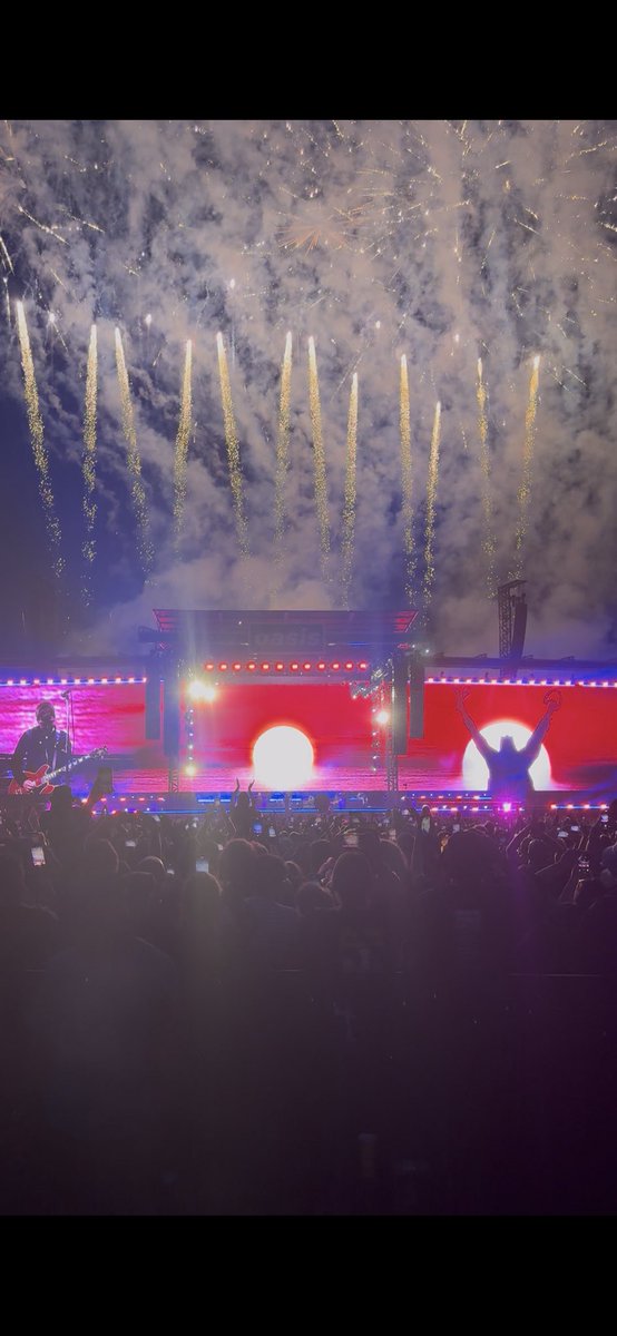_OasisLife's tweet image. It’s been a rollercoaster of emotions over the last 24 hours. I’ve seen both Liam and Noel separately, but this was the first time witnessing Oasis with my own eyes.

Grateful is an understatement. 

This feeling is indescribable, and I’m so appreciative that I got to experience…