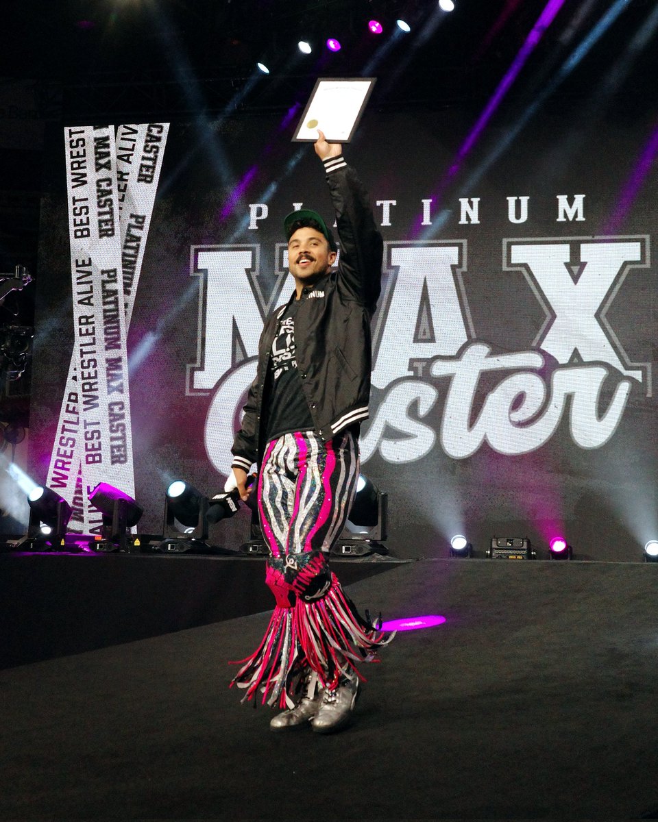 fight4ever's tweet image. Before and after of Max Caster's latest wrestling challenge at #AEWCollision