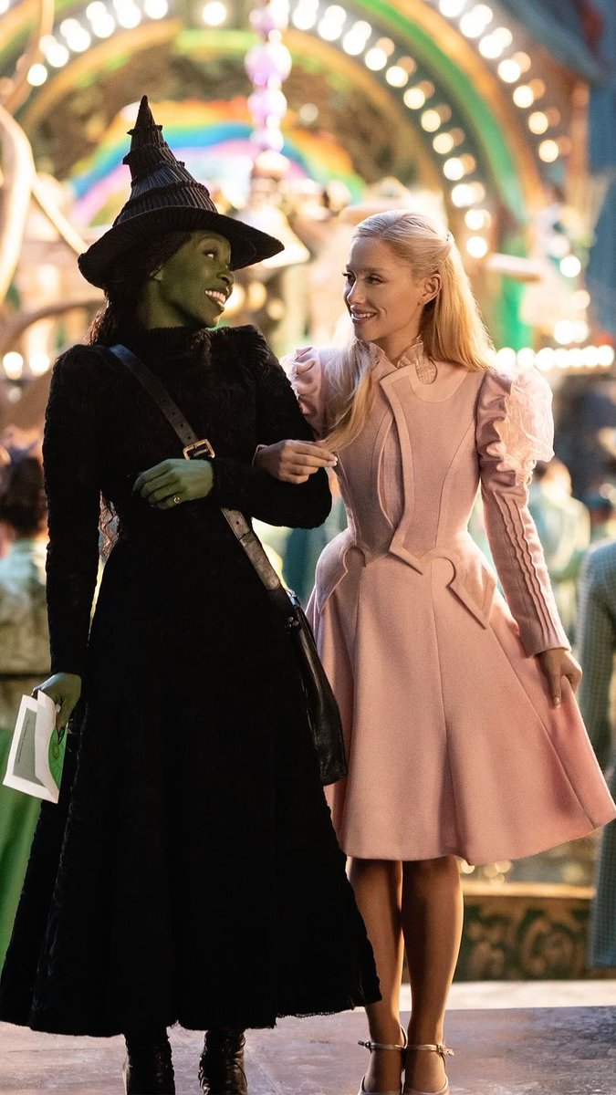 witchingclaws's tweet image. This costume is too sickening, Wicked’s costume designer would do a such wonderful whimsical things with Diana and the rest of the cast.