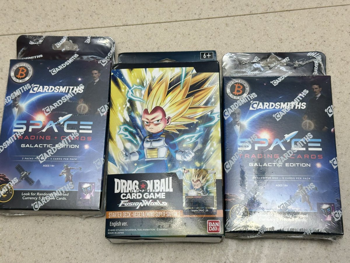 GMEDividends's tweet image. Couldnโt resist some more @CARDSMITHS_ space cards ethically sourced from @gamestop ๐