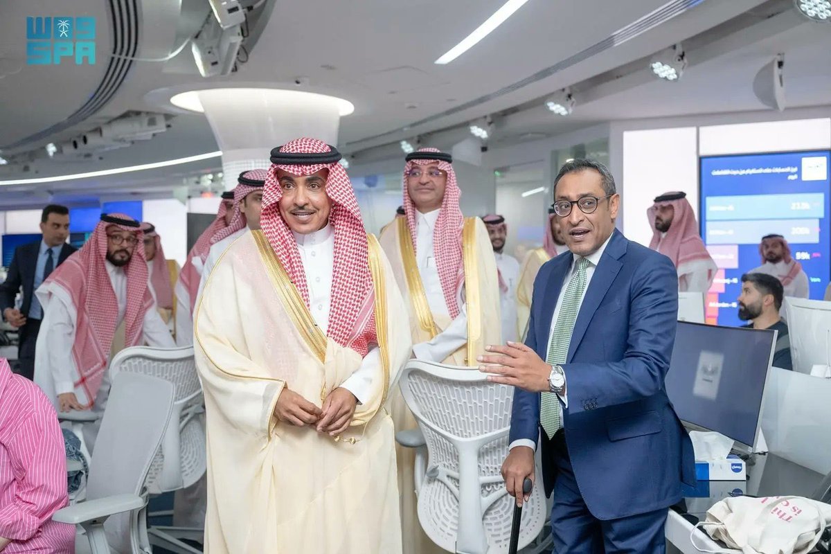 ali_s_alq's tweet image. قهوة المساء☕️
"وزير الإعلام يزور مقر شبكة "العربية" بالرياض ويطّلع على جاهزيتها التشغيلية بعد انتقالها الكامل"

1️⃣
📺 زار معالي وزير الإعلام سلمان بن يوسف الدوسري اليوم، مقر شبكة #العربية الجديد في العاصمة الرياض 🇸🇦، بعد اكتمال انتقال القنوات والمنصات الرقمية والعمليات التحريرية…