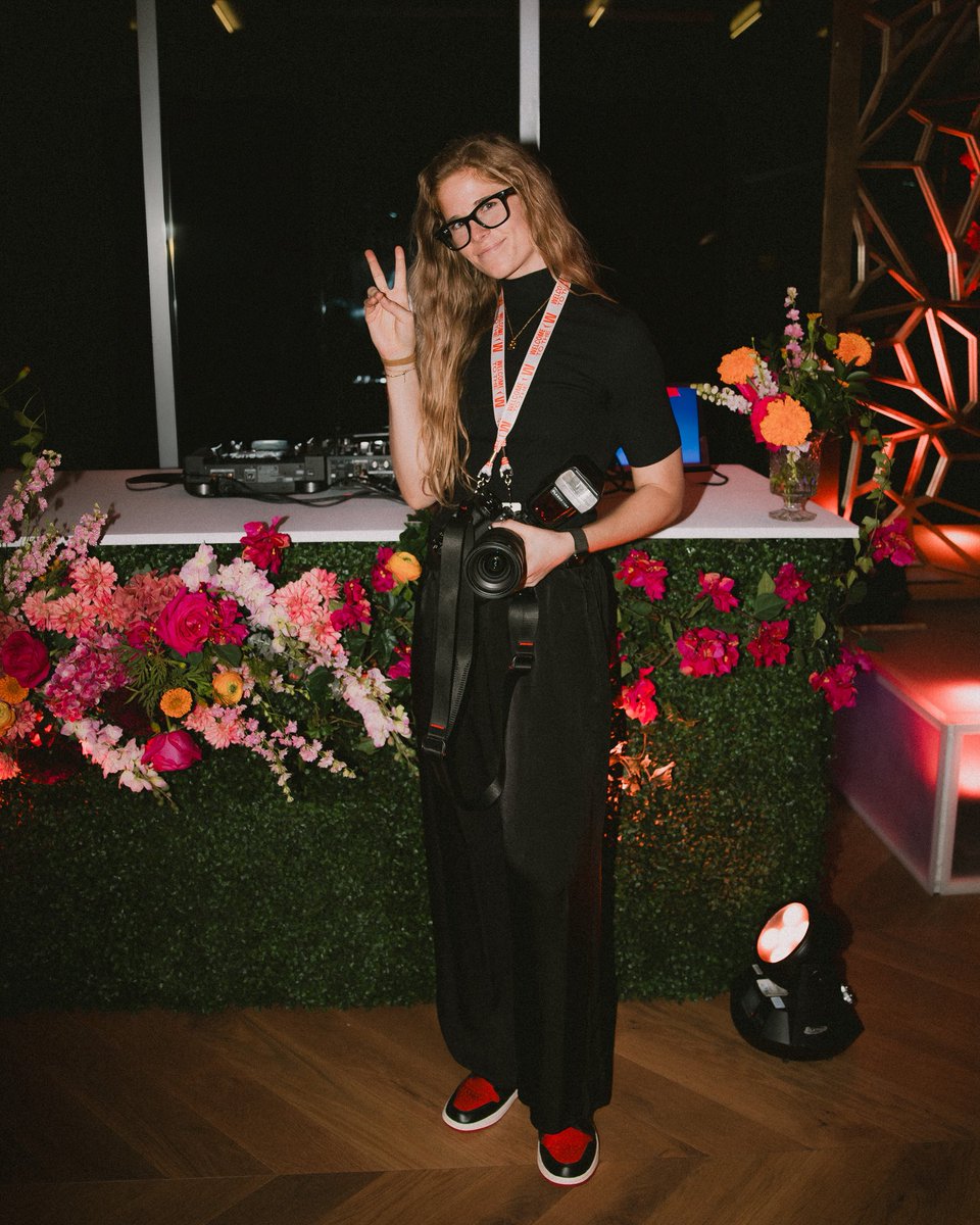 brilewerke's tweet image. Me, my fav accessory, and a peace sign 📸✌🏼
I’ll miss you, Indy ASW
