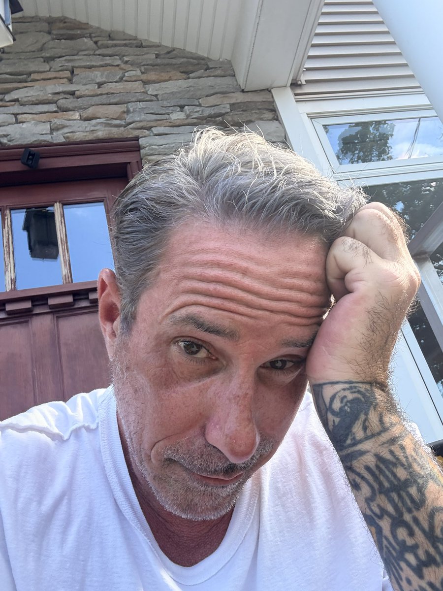 CarlSagansBrush's tweet image. Remember kids and Xeeters. You can totally just do things. Like dying your hair silver. That was totally a thing.