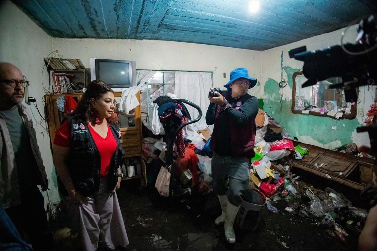 AnitaLomeli's tweet image. 🌧️ Tras la fuerte tormenta en #MagdalenaContreras, la Jefa de Gobierno @ClaraBrugadaM anunció apoyo integral para más de 80 viviendas afectadas: alimentación, medicinas, limpieza, revisión de estructuras y seguro.