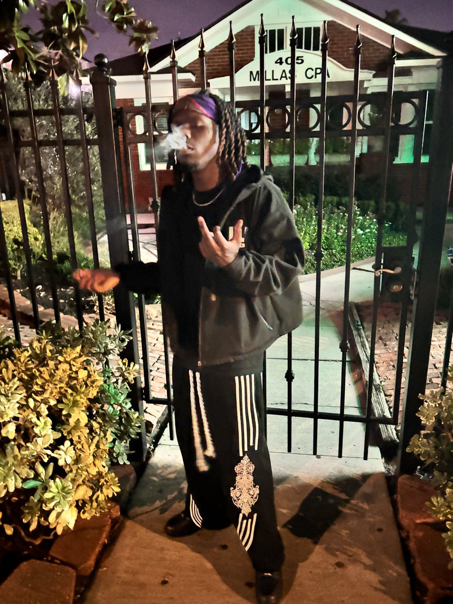 WayneAlmightyy's tweet image. NEED JS LIL MORE SUMMIN