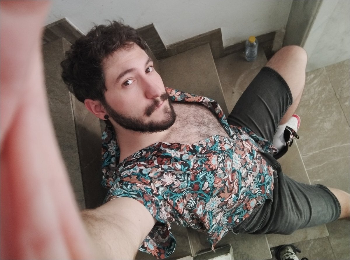 Pinguctus's tweet image. En mi opinión salgo lindo