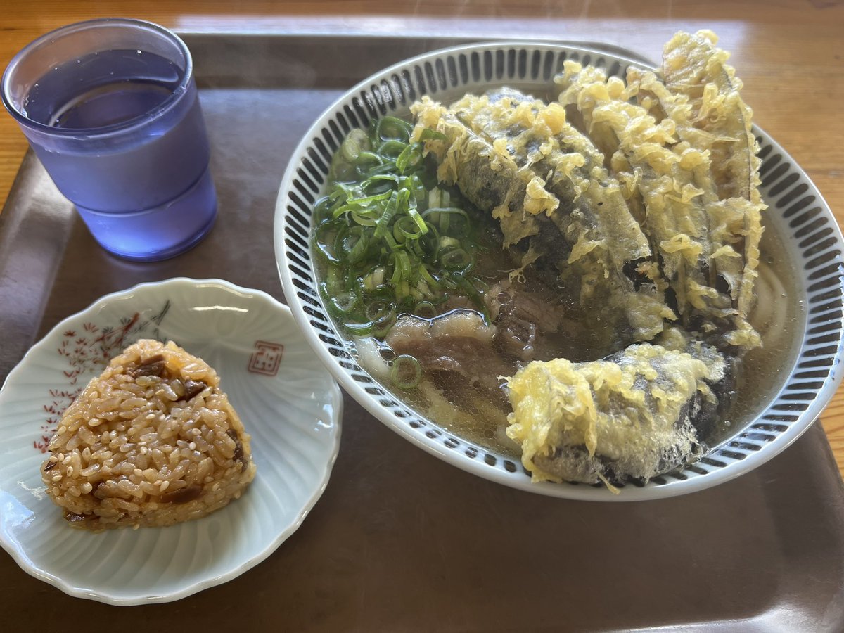 kencyoro0207's tweet image. 肉茄子天うどんとかしわおにぎりと塩豆大福と柏餅

#朝うどん活
#モモひよ日記
#猫がいる生活