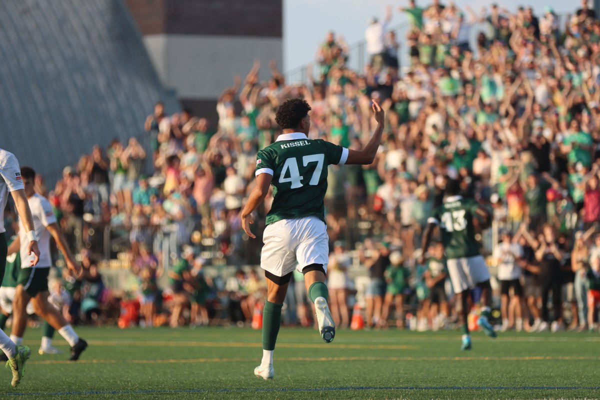 UVMmsoccer's tweet image. 𝗦𝗼𝗺𝗲𝘁𝗵𝗶𝗻𝗴 𝗮𝗯𝗼𝘂𝘁 𝘁𝗵𝗼𝘀𝗲 𝗩𝗶𝗿𝘁𝘂𝗲 𝗡𝗶𝗴𝗵𝘁𝘀!

Congrats to @VermontGreenFC on their Eastern Conference Final berth!